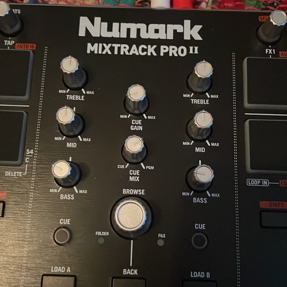 Numark Mixtrack Pro 2 - Picture 2 of 5